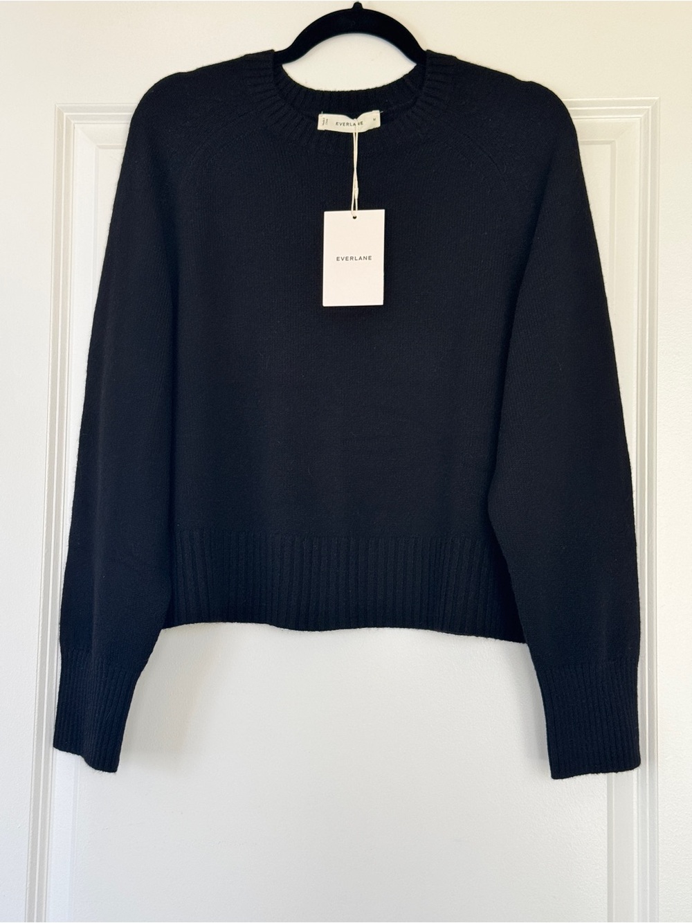 NWT! EVERLANE Women’s The Boxy Crew in 100% Cashmere, Black, Size Medium M